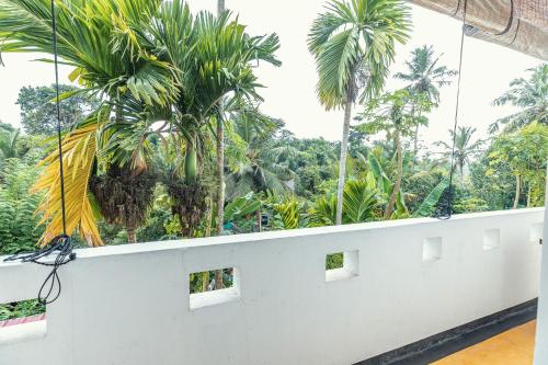 King Room with Balcony image 6