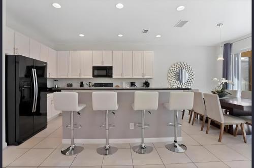 Near Disney, Spacious and Beautiful in Davenport, USA