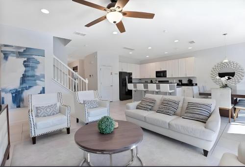 Near Disney, Spacious and Beautiful in Davenport, USA