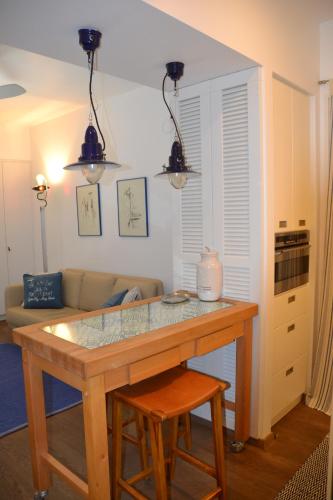 Vouliagmeni seaside flat, Atény (fotografie 8)