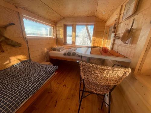 the off grid wilderness cabins near Lyckselei repülőtér