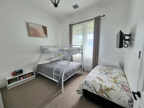 Live - Play - Stay - East Geelong, Geelong (zdjęcie 10)