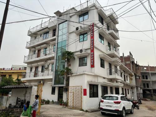 Lucky Guest House Bodhgaya