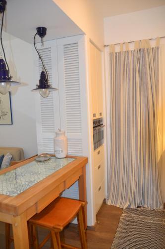 Vouliagmeni seaside flat, Atény (fotografie 9)