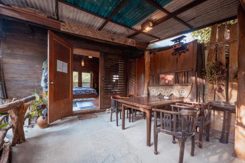 ธารทอง ลอดจ์ Tharnthong Lodge