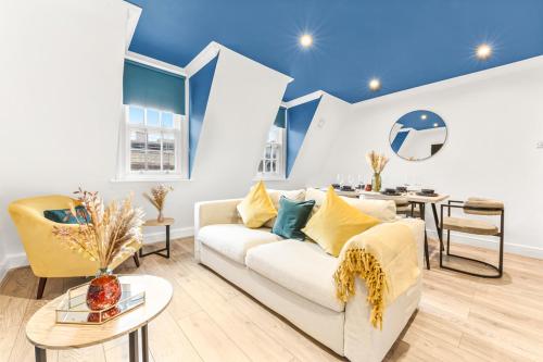 Zone 1, Near London Eye, Attractions, 2 Beds, Londyn