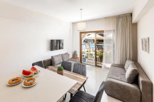 Stephanos Hotel Apartments