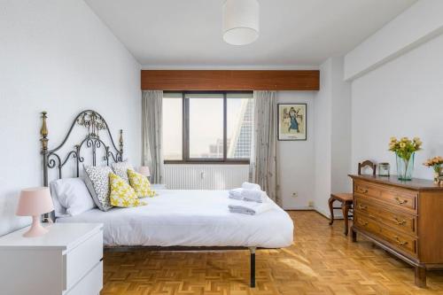 Vintage apartment on Plaza Castilla, Madrid, Madrid (photo 8)