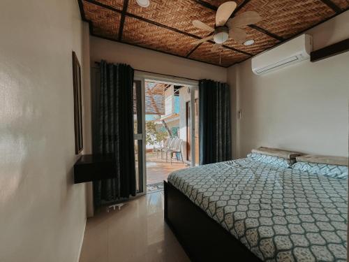 Gloria's Beach House Gloria's Beach House