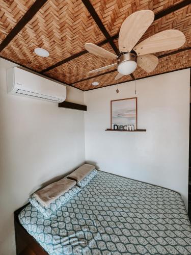 Gloria's Beach House Gloria's Beach House