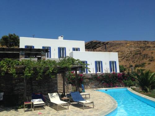 Gorgeous seaside residence in Marmari