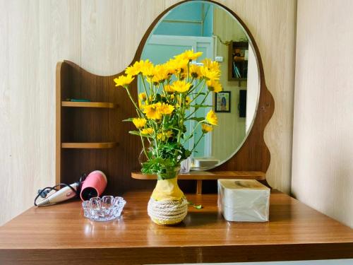 Homestay with Large bed,  balcony private bathroom