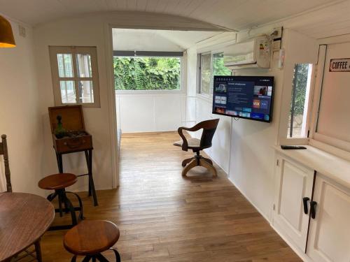 편의 시설/서비스, SOBRE RIELES VAGON in 산 로렌소