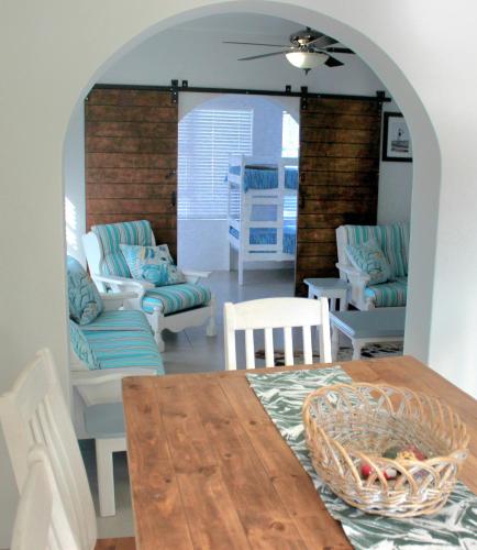 4 bedrooms, 4 beds