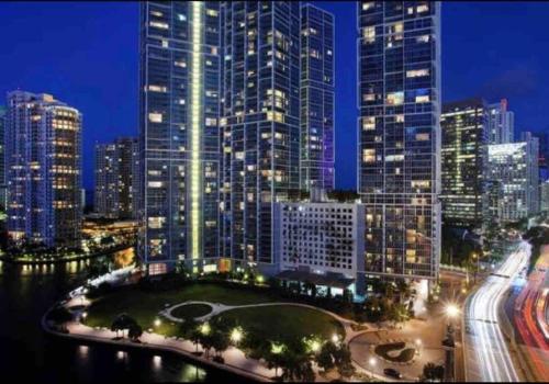 44th FLOOR CORNER 2 BDR• ICON BRICKELL• OCEAN VIEW AND FREE SPA in Miami, USA