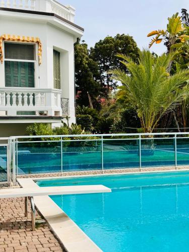  Elegant Sea View Retreat in Historic Villa with Pool in Bordighera
