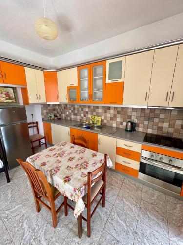 Кухня, Villa Festim Ksamil in Саранда