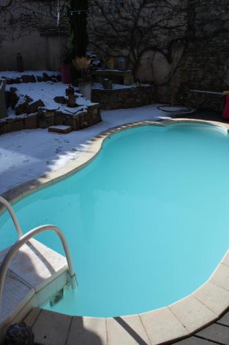 View, LA FEE VIVIANE in Villerest