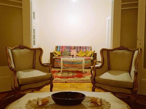Old World Charm, Il Cairo
