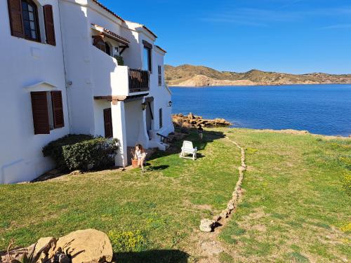 Casa con jardin ,vistas al mar y atardecer en Playas de Fornells - Son Parc
