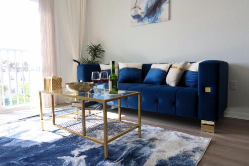Beach Haven - 2BD Luxury Kings at Jax Beach in Jacksonville Beach, USA