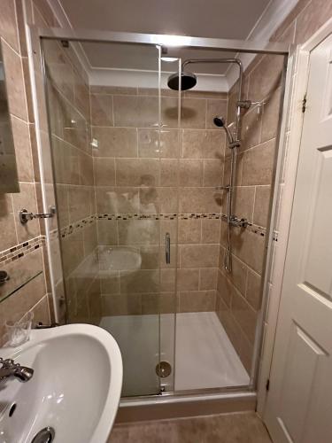 Double Room with Shower - Courtyard image 2