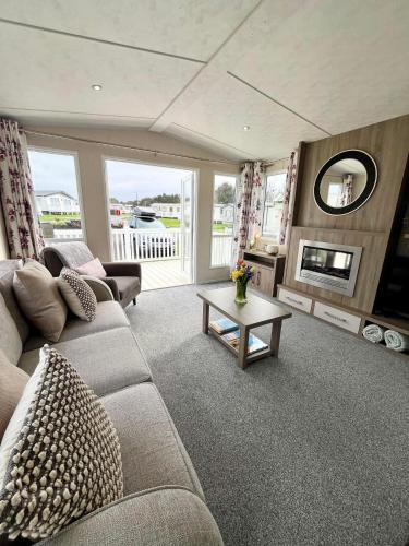 Escape to the caravan-Cornwall