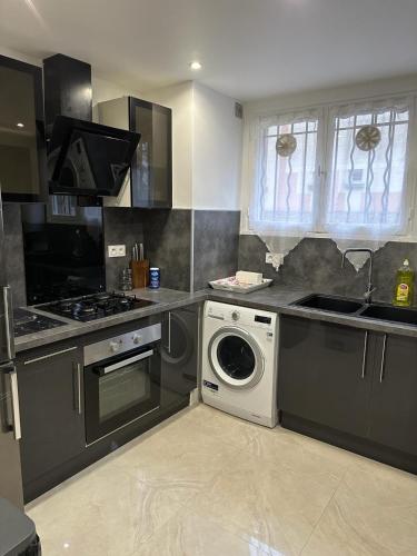 Appartement Amaya 1 - 100 m2 Paris 2024 near Gare RER de Cergy Préfecture