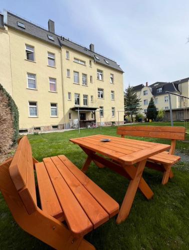 Hotelli välisilme, 1 Raum Dachgeschosswohnung in ruhiger Lage in Limbach-Oberfrohna