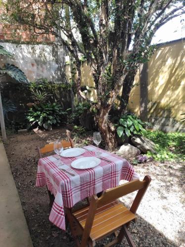Iekārtas, Casa 2 qtos, sendo suíte com cama Queen ar condicionado (Casa 2 qtos, sendo suite com cama Queen ar condicionado) in Guapimirim