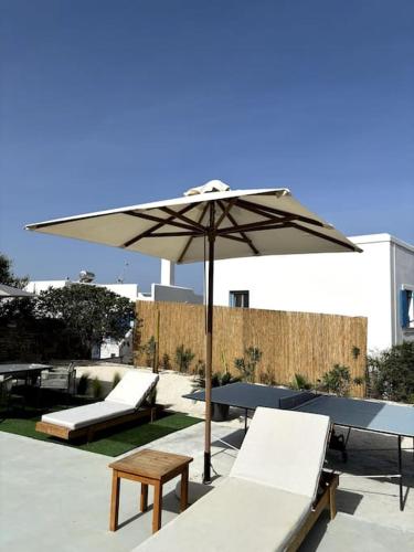 Minimal Grey Apartment Pool-front in Paros