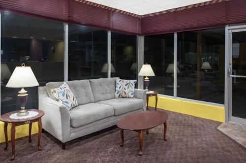 Days Inn by Wyndham Salem, IL in Salem, USA