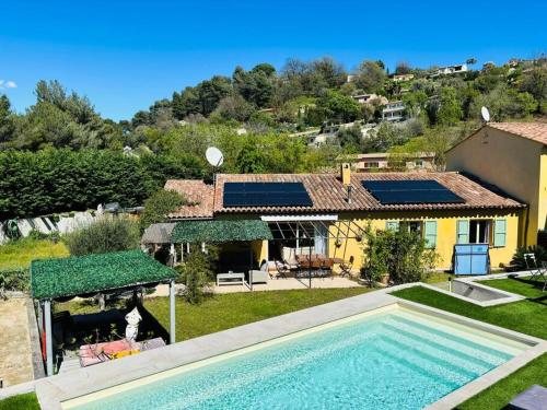 Villa au charme provençal avec piscine à St Paul