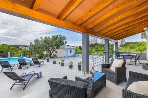 House Katarina with private swiming pool in เวรูเดลา