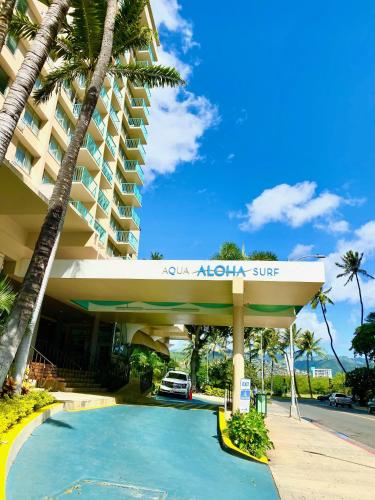 Aloha Surf Hotel -2 blocks from Waikiki Beach