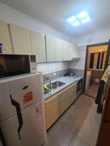 Departamento céntrico en Pinamar - solo familias - image 4
