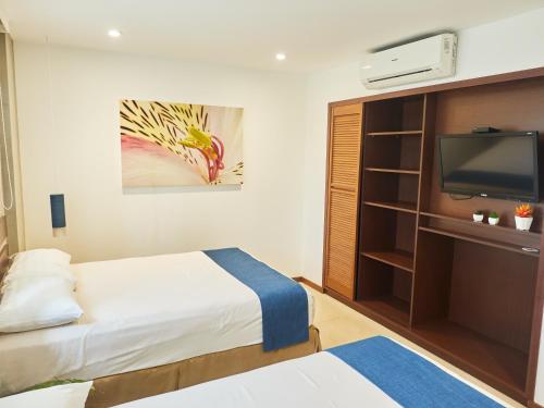 Superior Double Room with Two Double Beds image 4