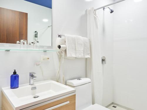 Superior Double Room with Two Double Beds image 2