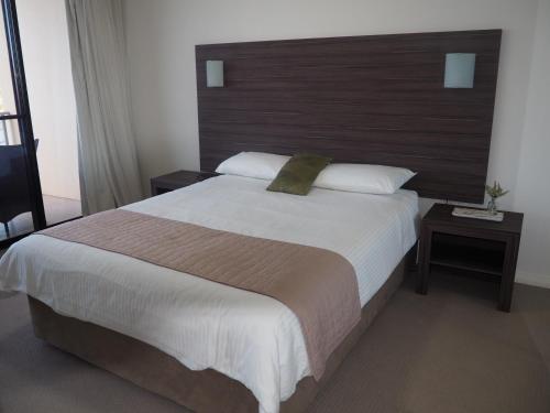 Lovely 2 Bedroom Serviced Apartment & Free Parking