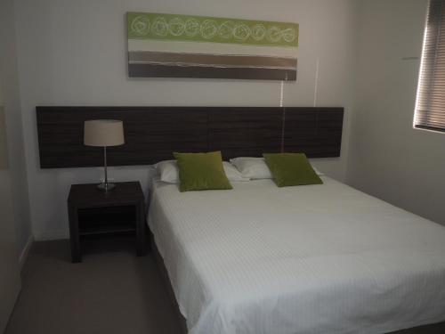 Lovely 2 Bedroom Serviced Apartment & Free Parking