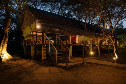 Lario Resort Sigiriya - image 5