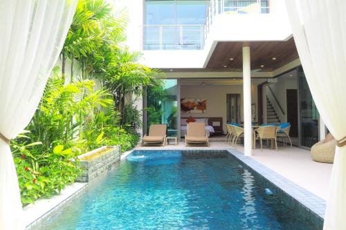 4 Bedrooms Private Pool Villa near Rawai Beach