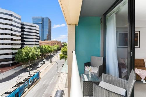 CBD 1BR Apt-104 North Terrace-Walkable CityView