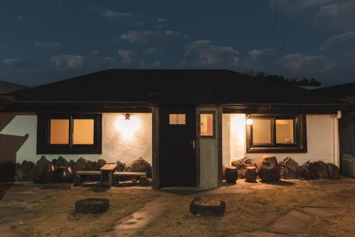 Jeju pension doldamnomo jip doldamjeom, Jeju