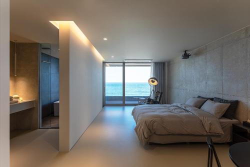 Sleeps 2