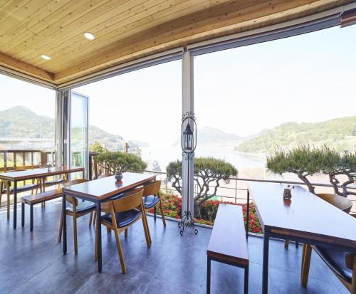 Goheung hayan noeul hotel in Goheung-gun