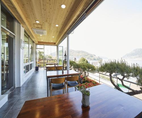 Goheung hayan noeul hotel in Goheung-gun