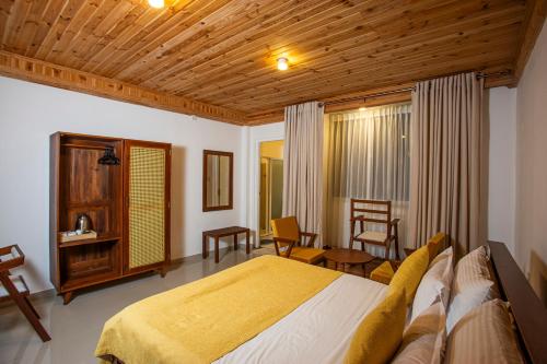 Double Room with Garden View room in Country Club - Nuwaraeliya
