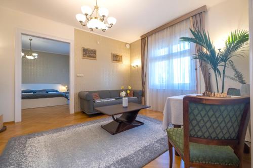Giovanni's Airport House, Budapest