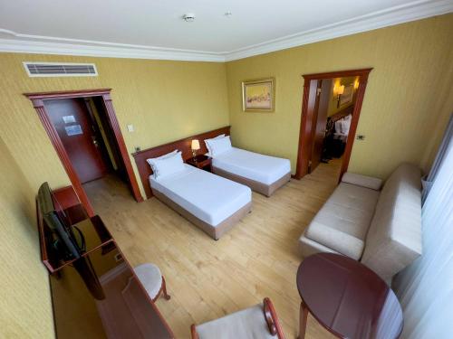 room detail thumbnail 1